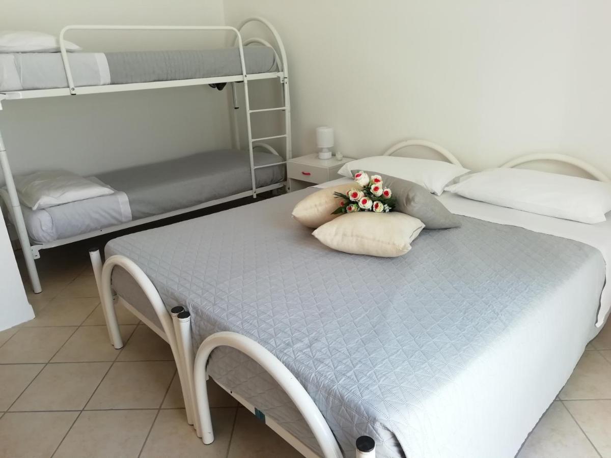 מרינה די מנקוורסה Maresalento Villetta Maria מראה חיצוני תמונה